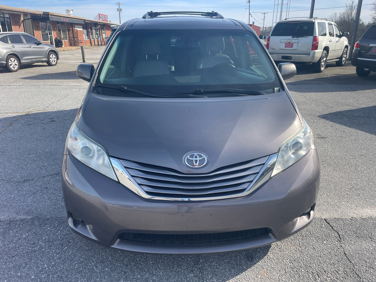 Toyota Sienna XLE FWD 8-Passenger V6 2016