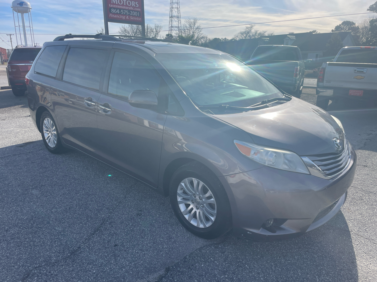Toyota Sienna XLE FWD 8-Passenger V6 2016