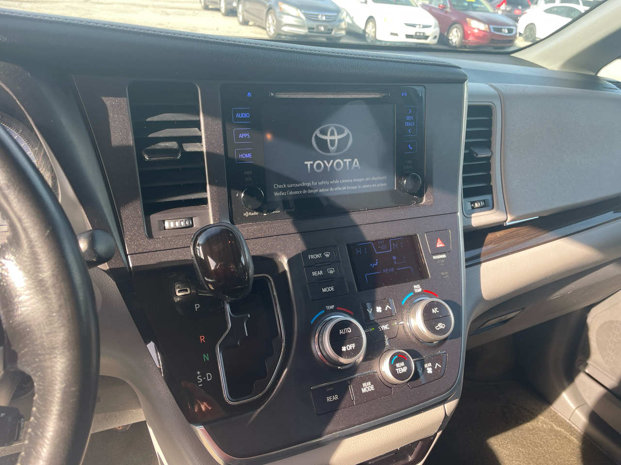 Toyota Sienna XLE FWD 8-Passenger V6 2016