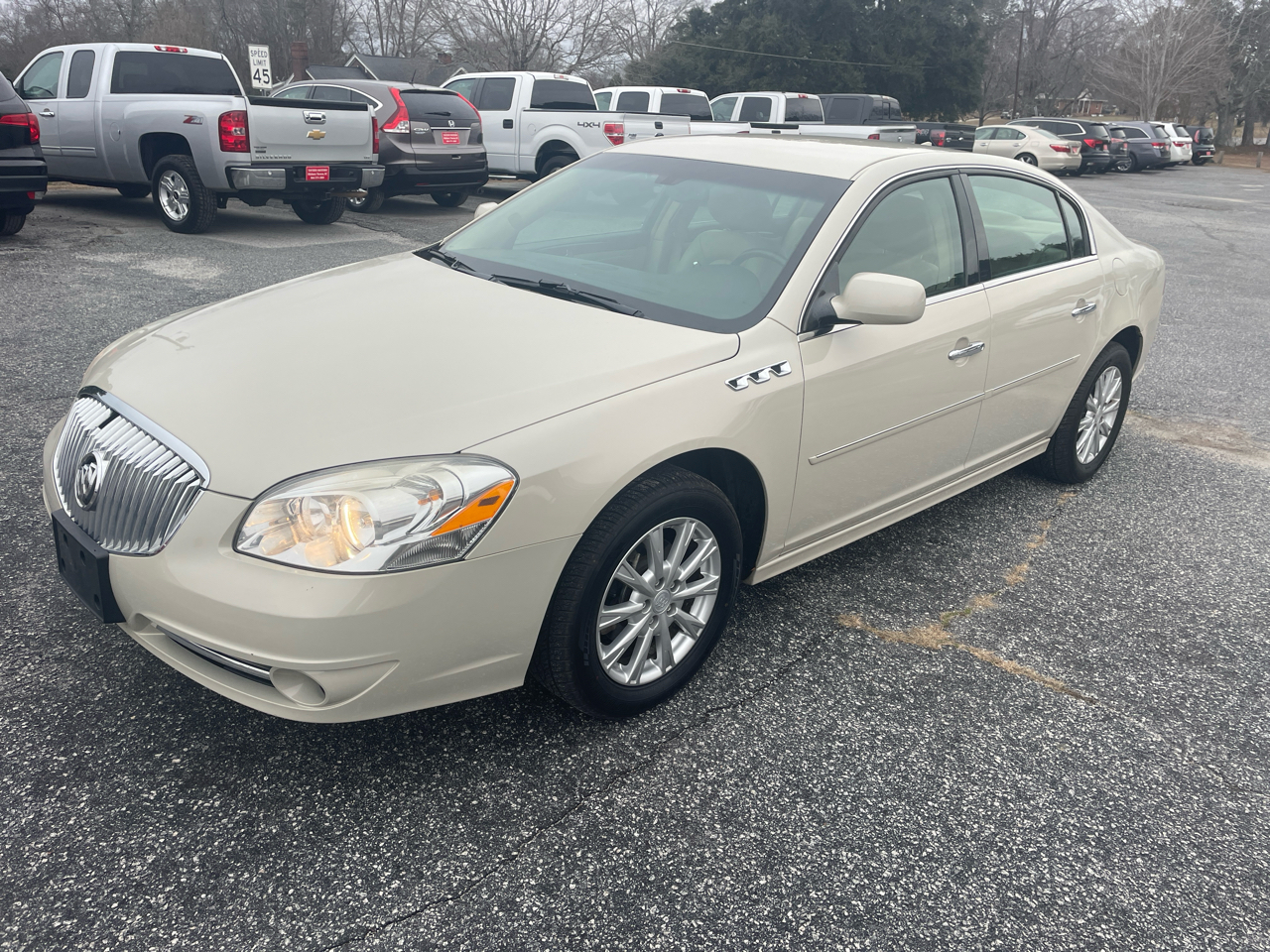 Buick Lucerne CXL 2011