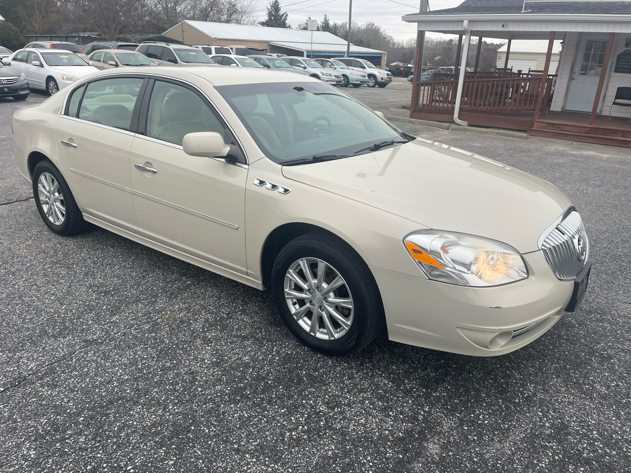 Buick Lucerne CXL 2011