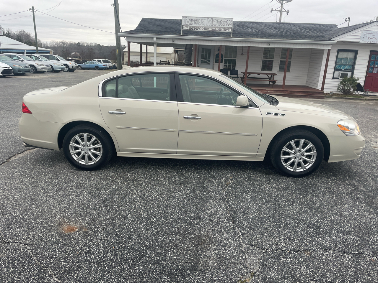 Buick Lucerne CXL 2011