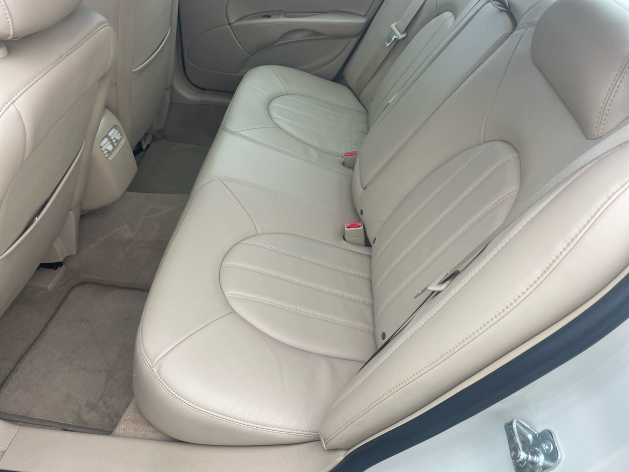 Buick Lucerne CXL 2011