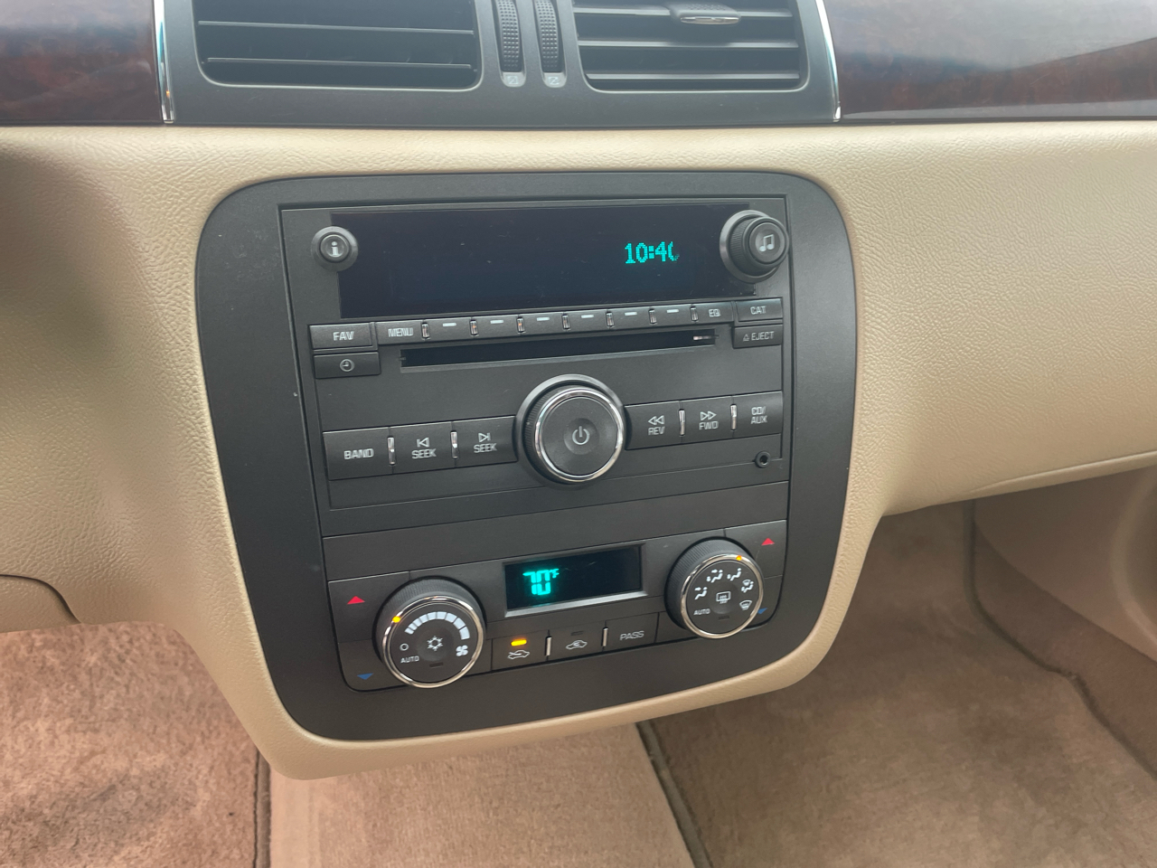 Buick Lucerne CXL 2011