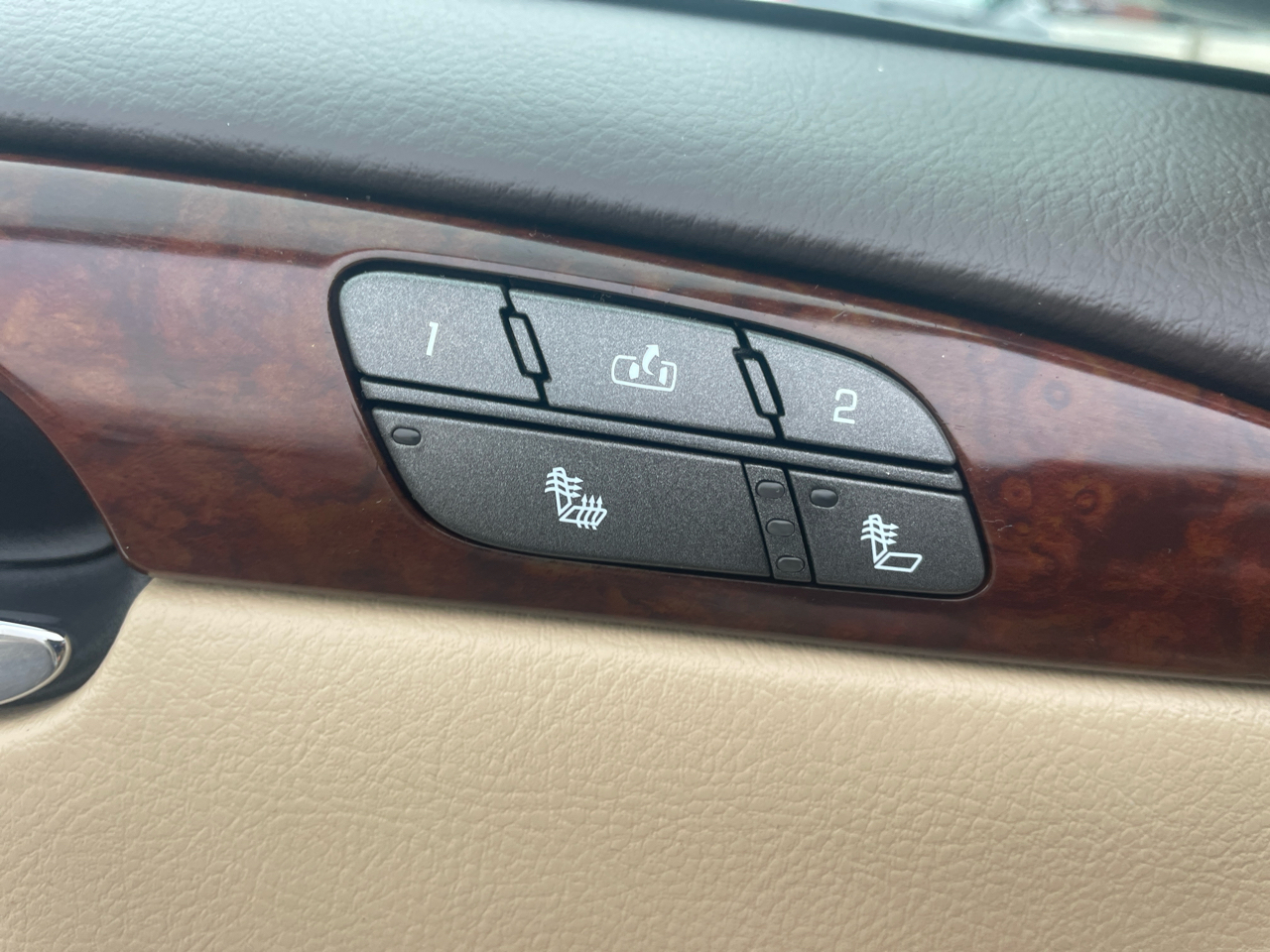 Buick Lucerne CXL 2011