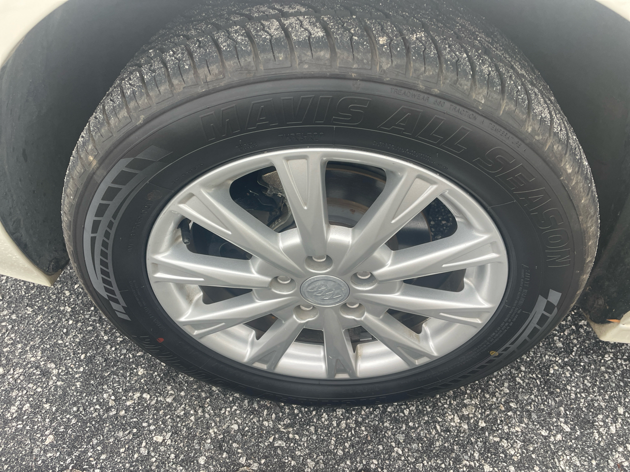 Buick Lucerne CXL 2011