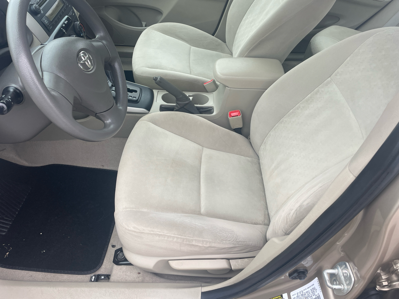 Toyota Corolla 4dr Sdn LE Auto 2009