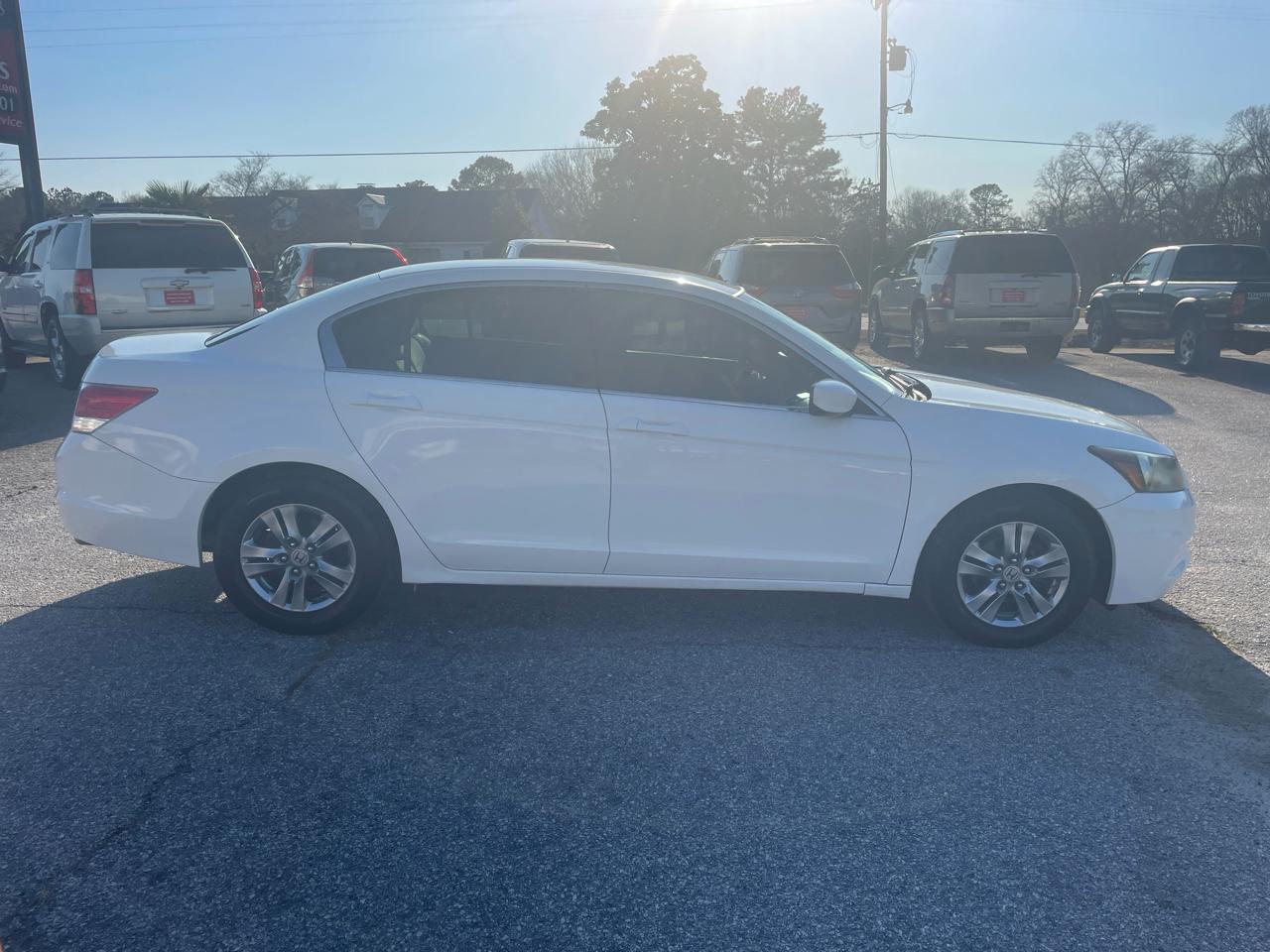 Honda Accord LX-P Sedan AT 2011