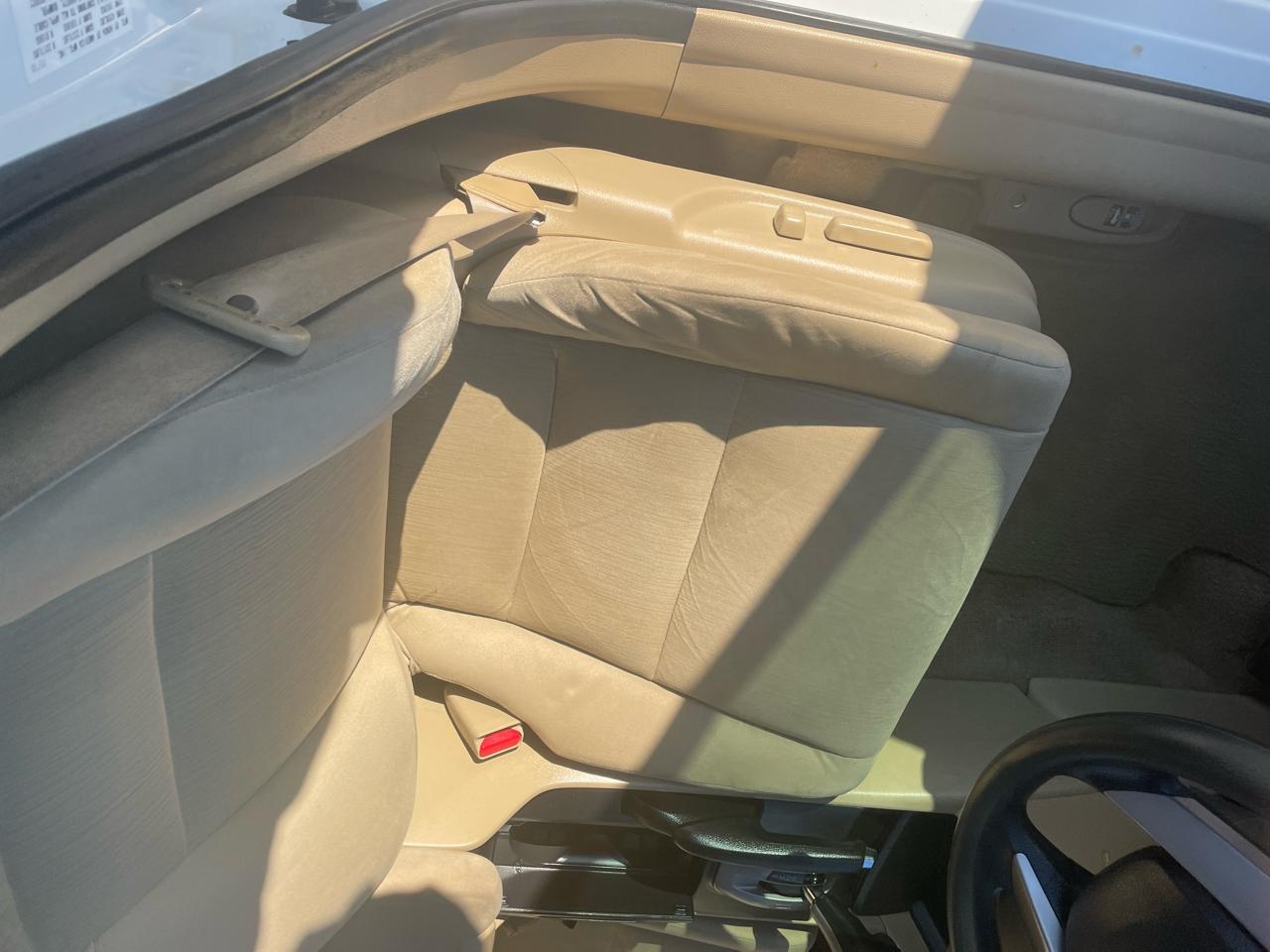 Honda Accord LX-P Sedan AT 2011