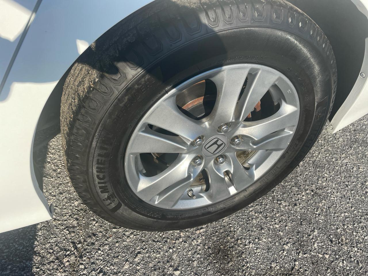 Honda Accord LX-P Sedan AT 2011