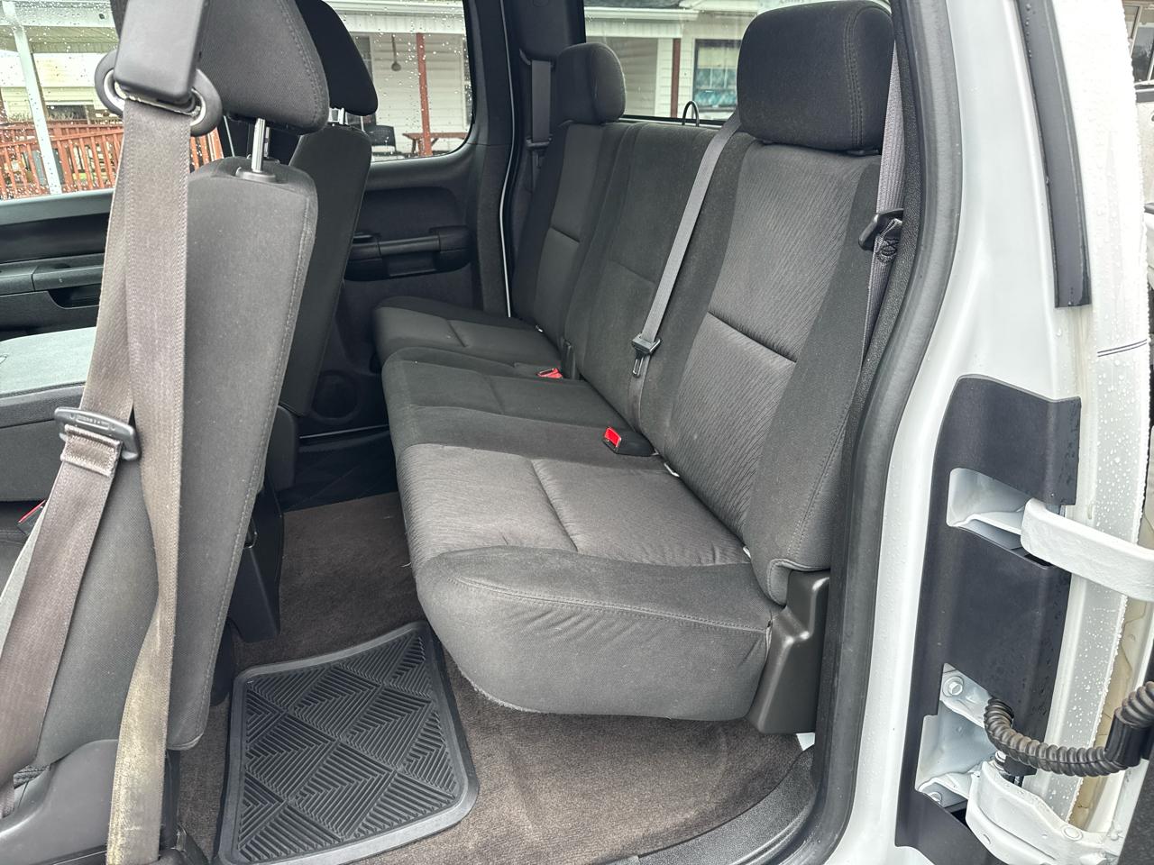 Chevrolet Silverado 1500 2WD Ext Cab 134.0" LT w/1LT 2013