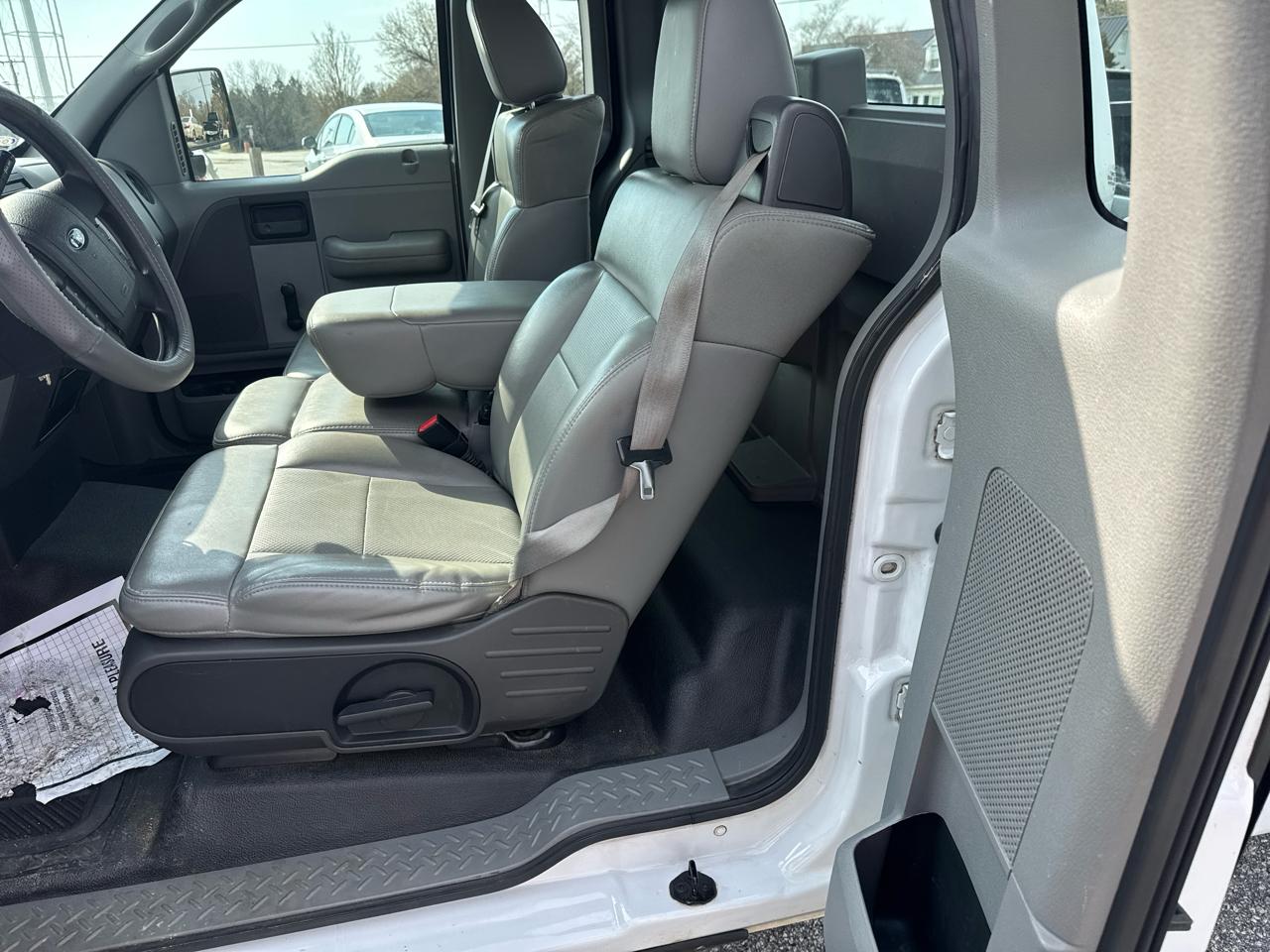 Ford F-150 2WD Reg Cab 145" XL 2008