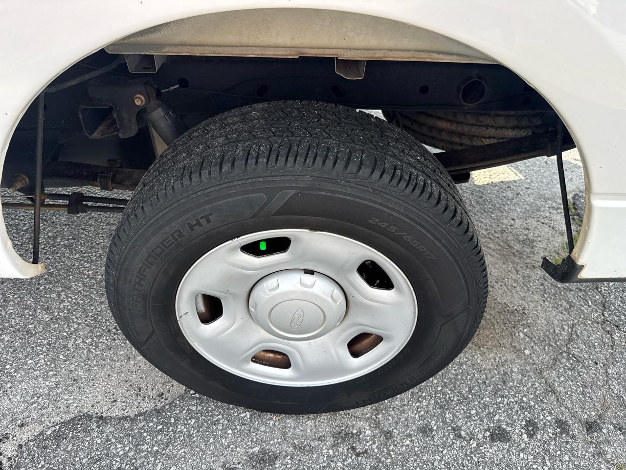 Ford F-150 2WD Reg Cab 145" XL 2008