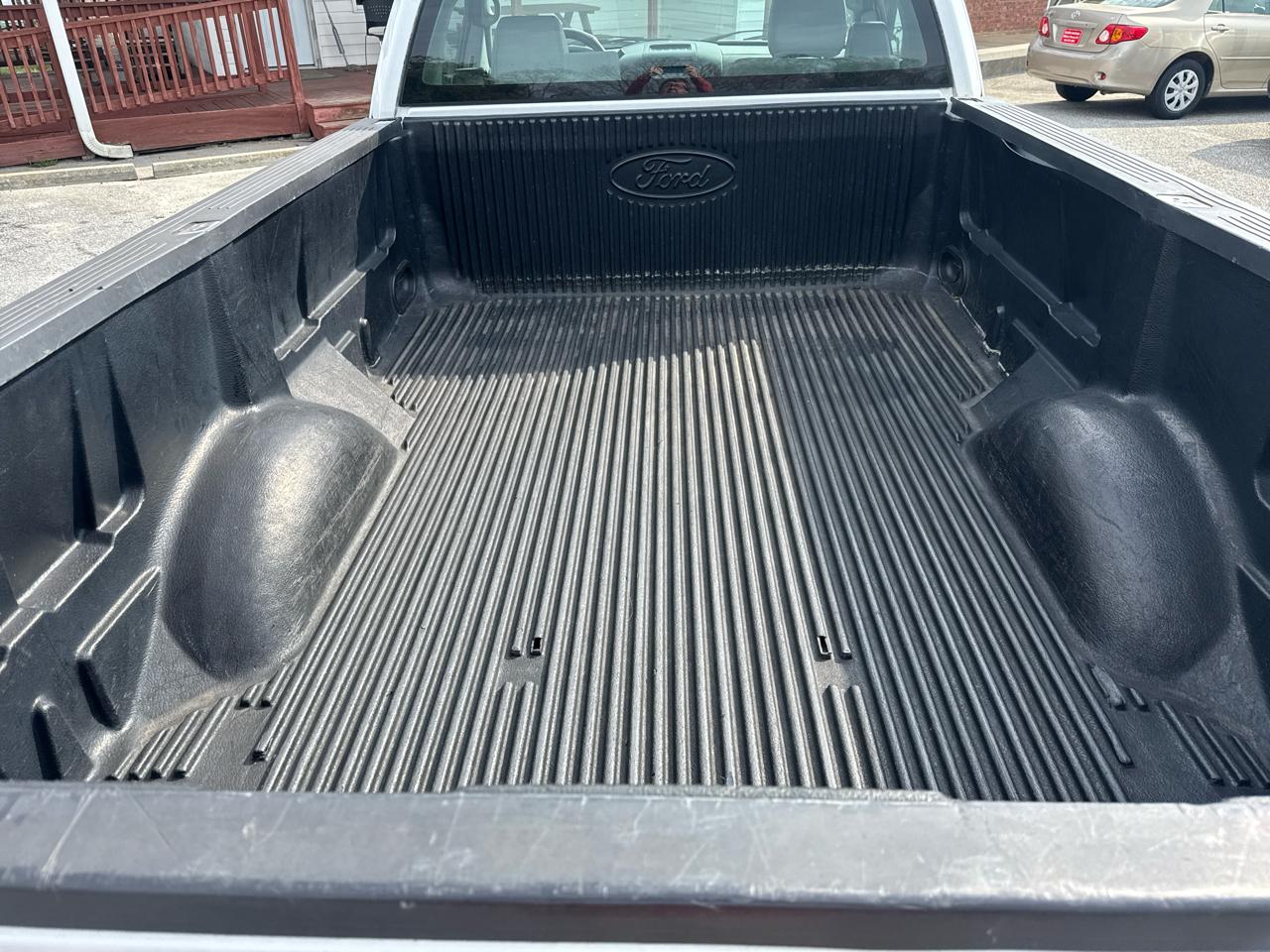 Ford F-150 2WD Reg Cab 145" XL 2008