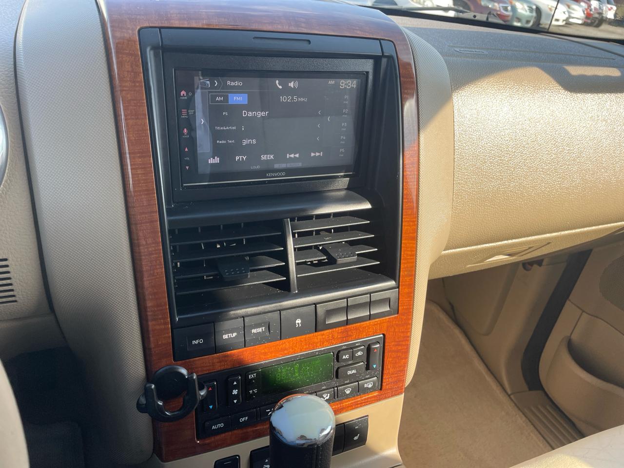 Ford Explorer Eddie Bauer 4.0L 2WD 2010