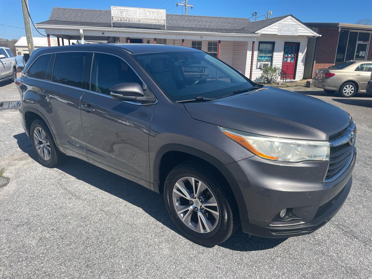 Toyota Highlander LE FWD V6 2014