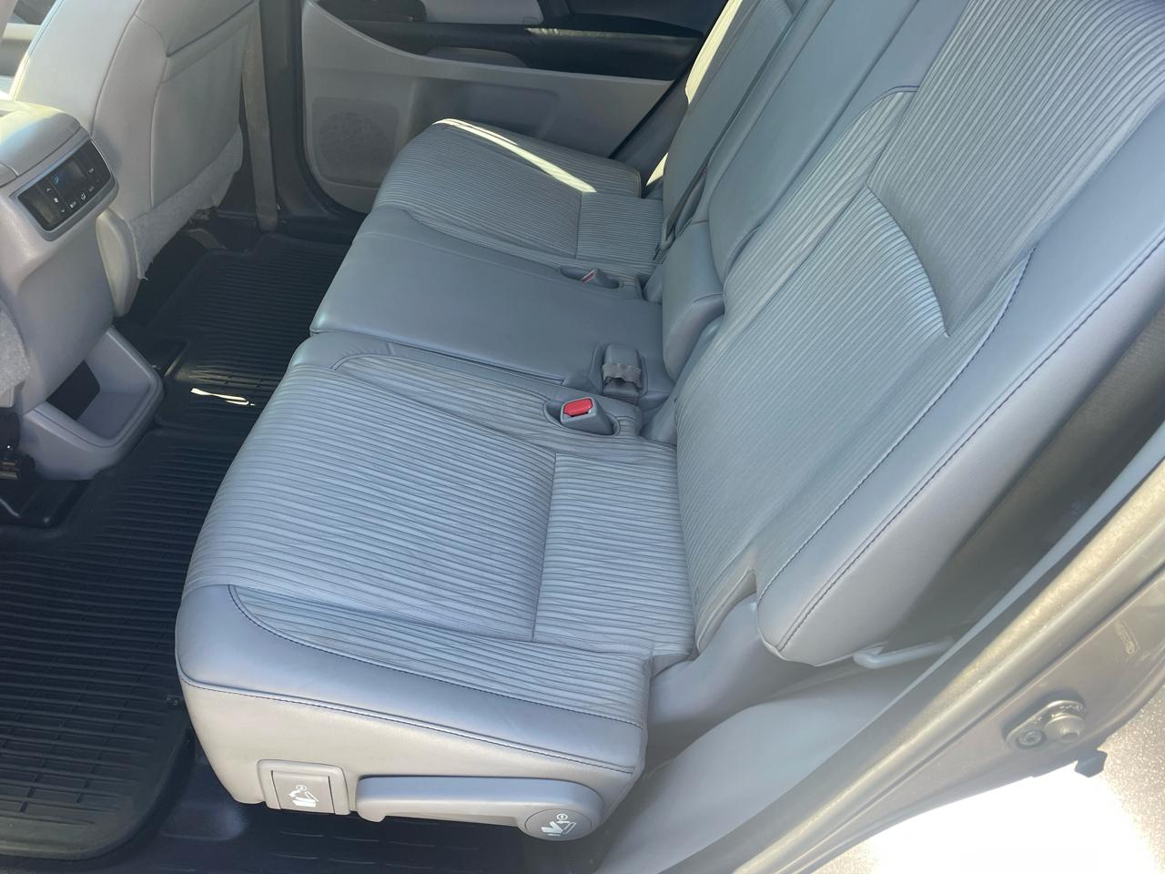 Toyota Highlander LE FWD V6 2014