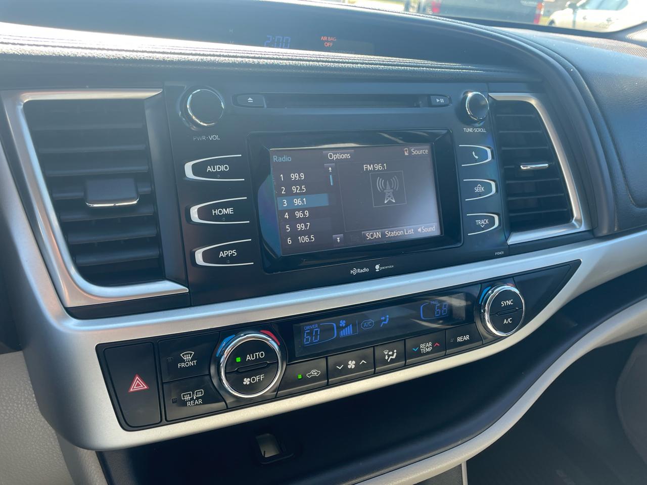 Toyota Highlander LE FWD V6 2014