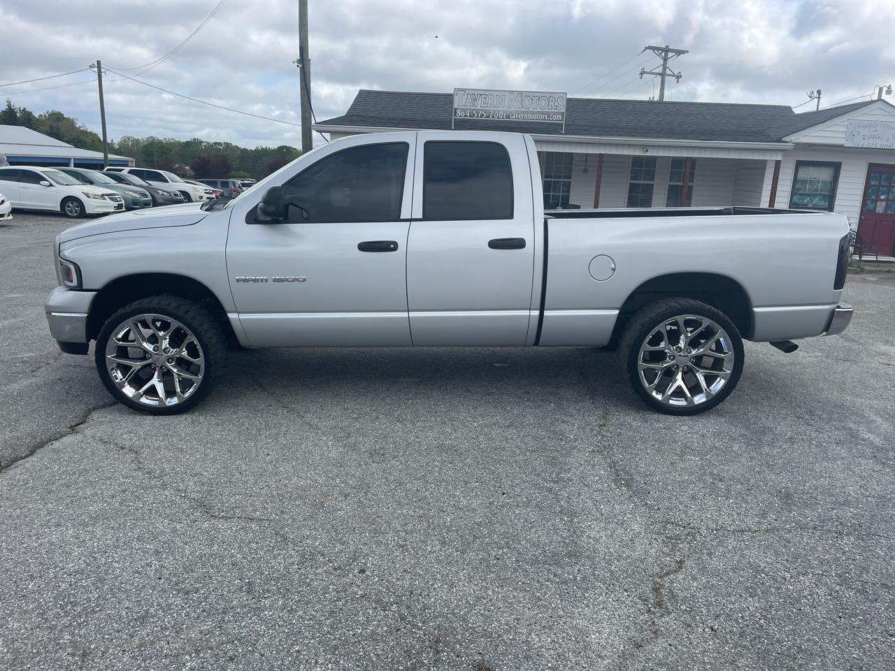 2005 Dodge Ram 1500 2WD Quad Cab 140.5" SLT