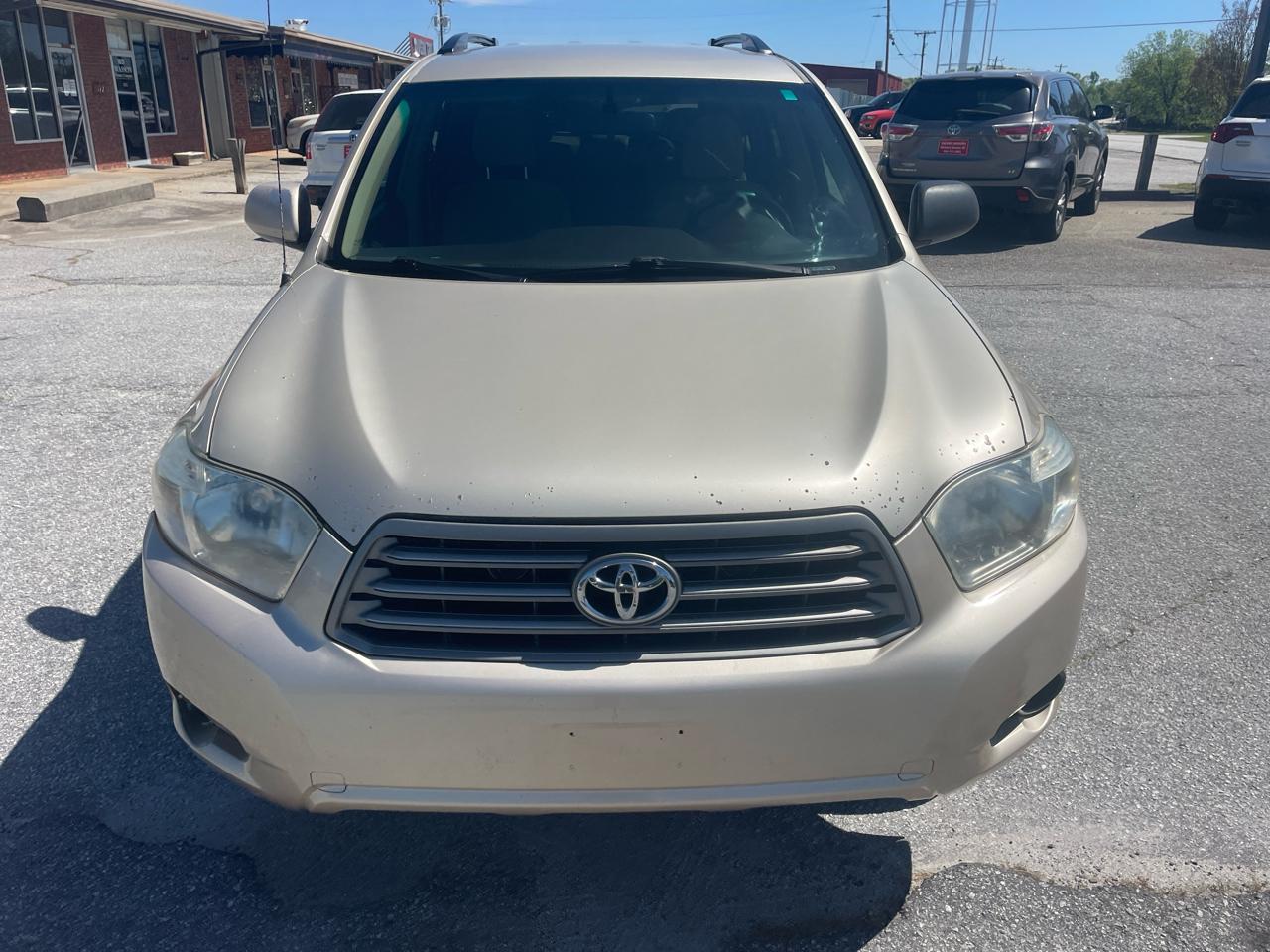 Toyota Highlander Base 2WD I4 2010