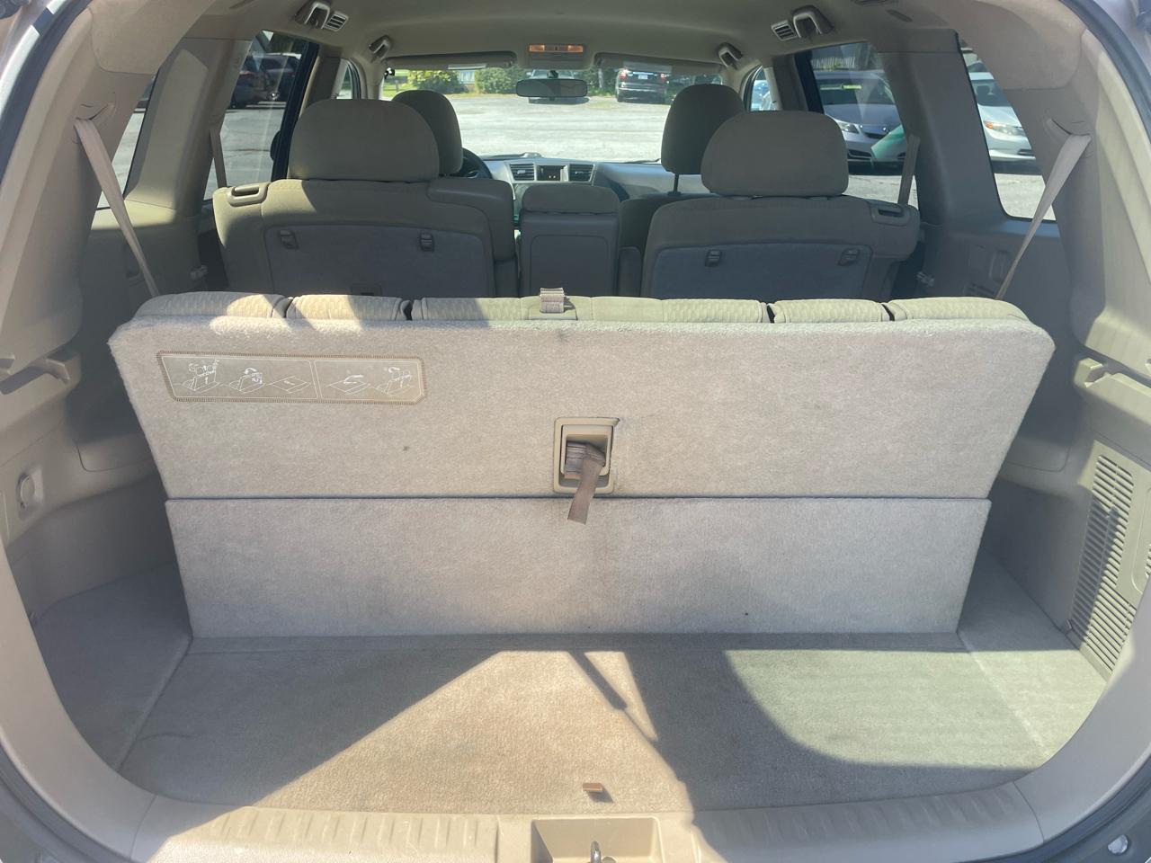 Toyota Highlander Base 2WD I4 2010