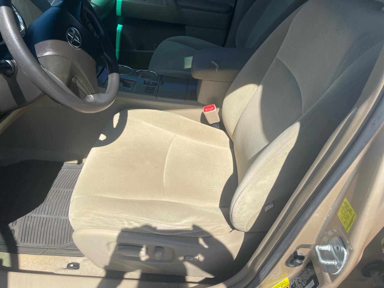 Toyota Highlander Base 2WD I4 2010