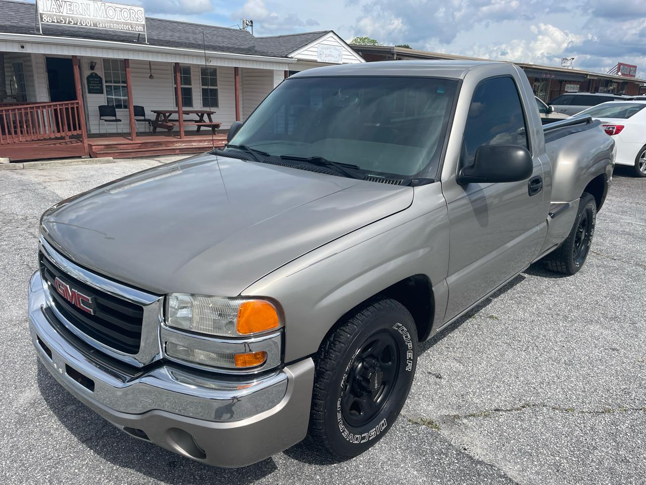GMC Sierra 1500 2WD Reg Cab 133.0" SL 2003