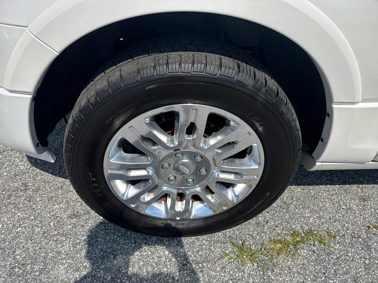 Ford Expedition Limited 2WD 2012
