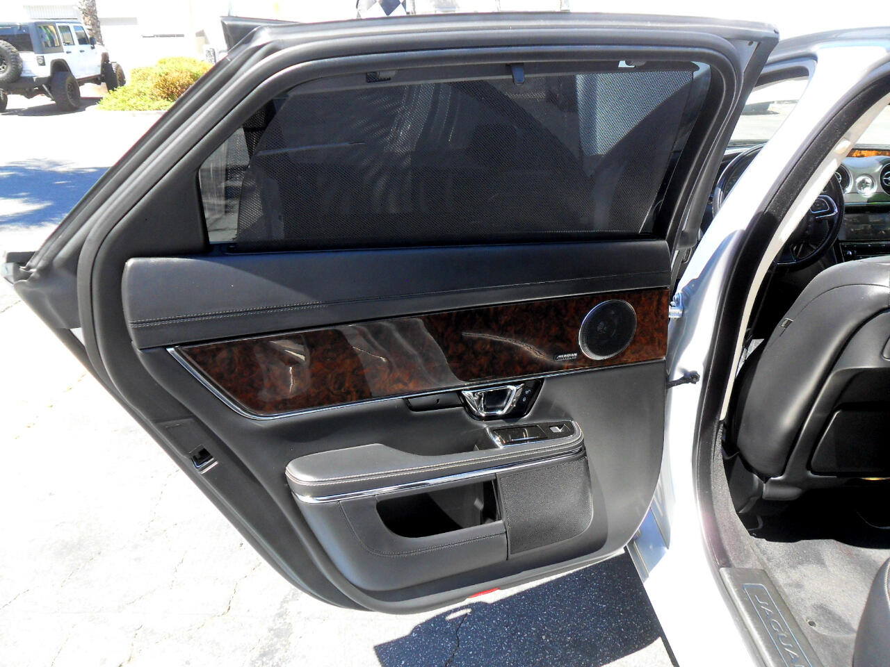 Jaguar XJ XJL Portfolio RWD 2017 Jaguar XJ XJL Portfolio RWD 2017