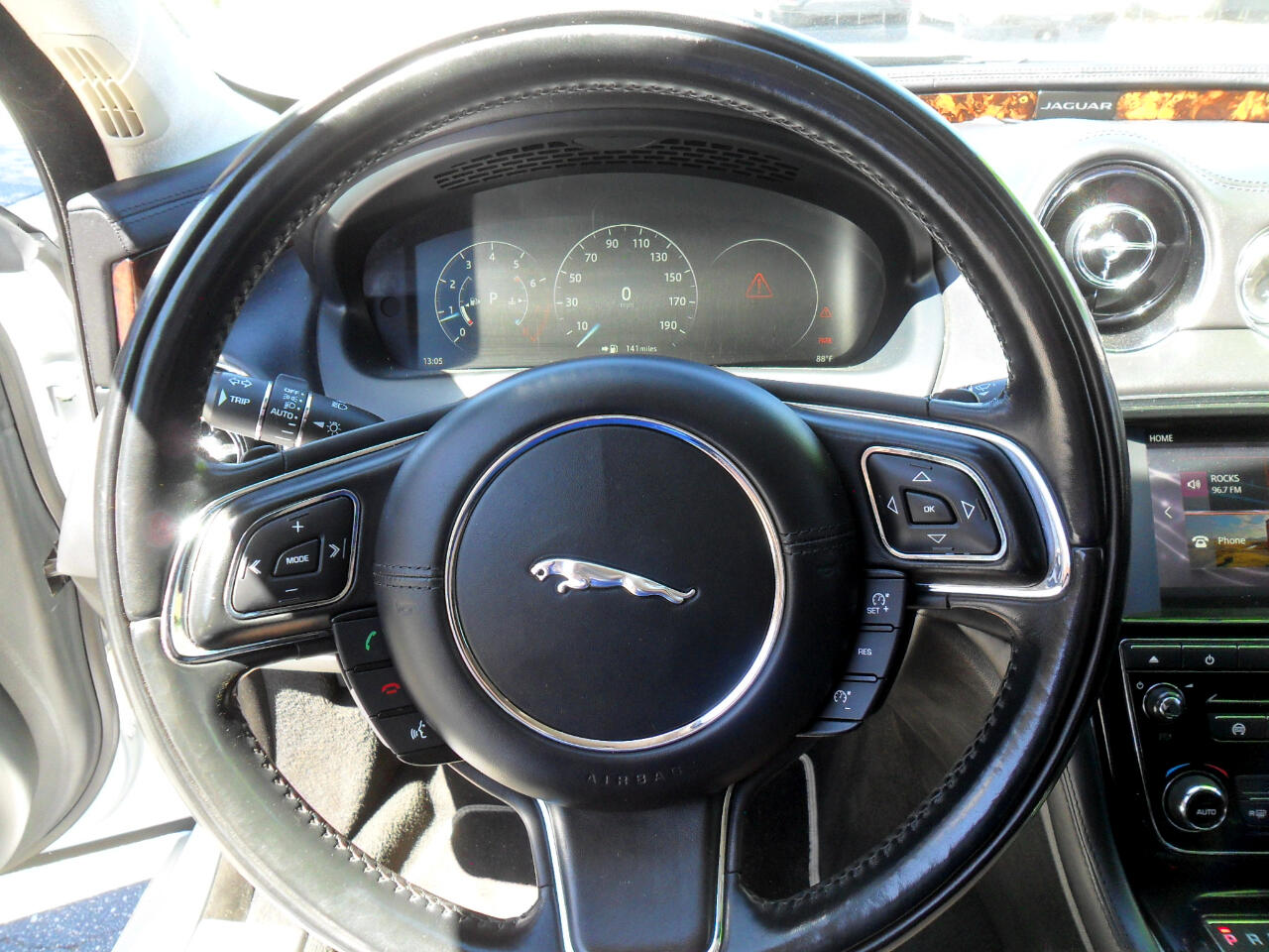 Jaguar XJ XJL Portfolio RWD 2017 Jaguar XJ XJL Portfolio RWD 2017