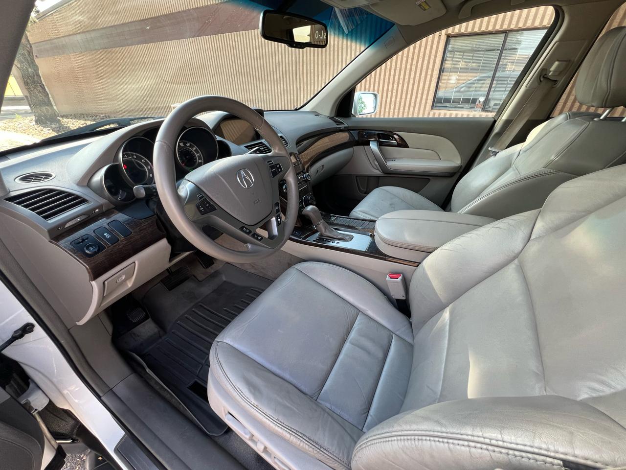 Acura MDX 6-Spd AT w/Tech Package 2011
