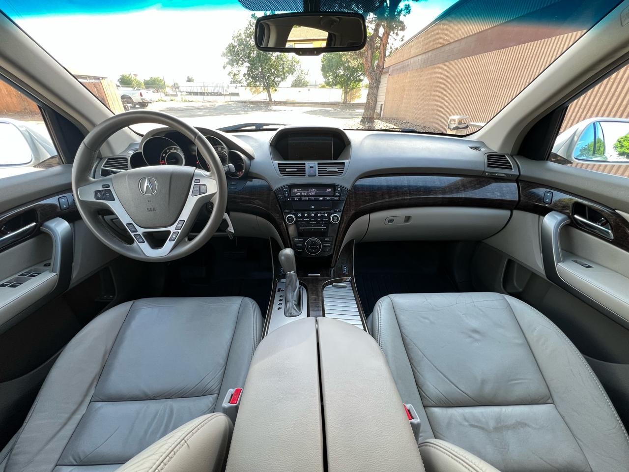 Acura MDX 6-Spd AT w/Tech Package 2011