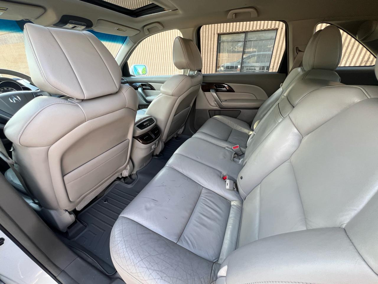 Acura MDX 6-Spd AT w/Tech Package 2011