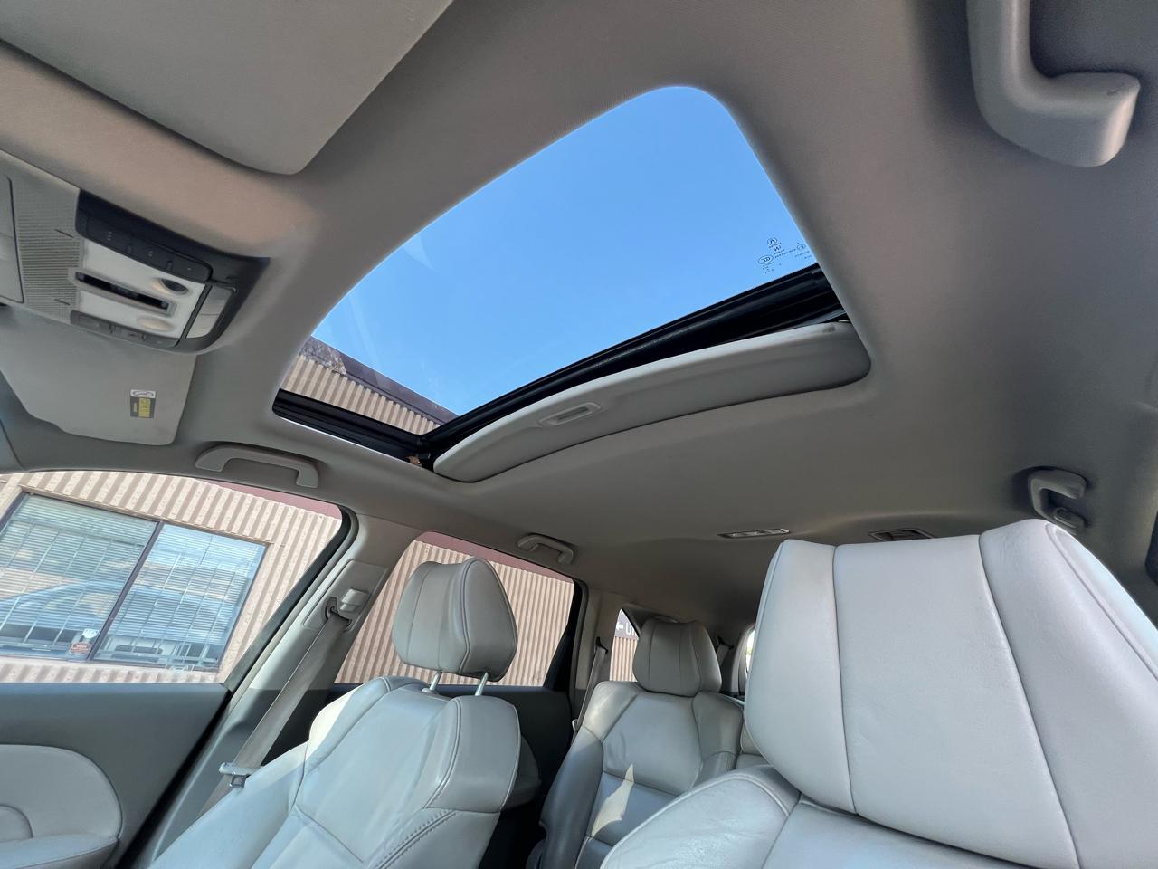Acura MDX 6-Spd AT w/Tech Package 2011