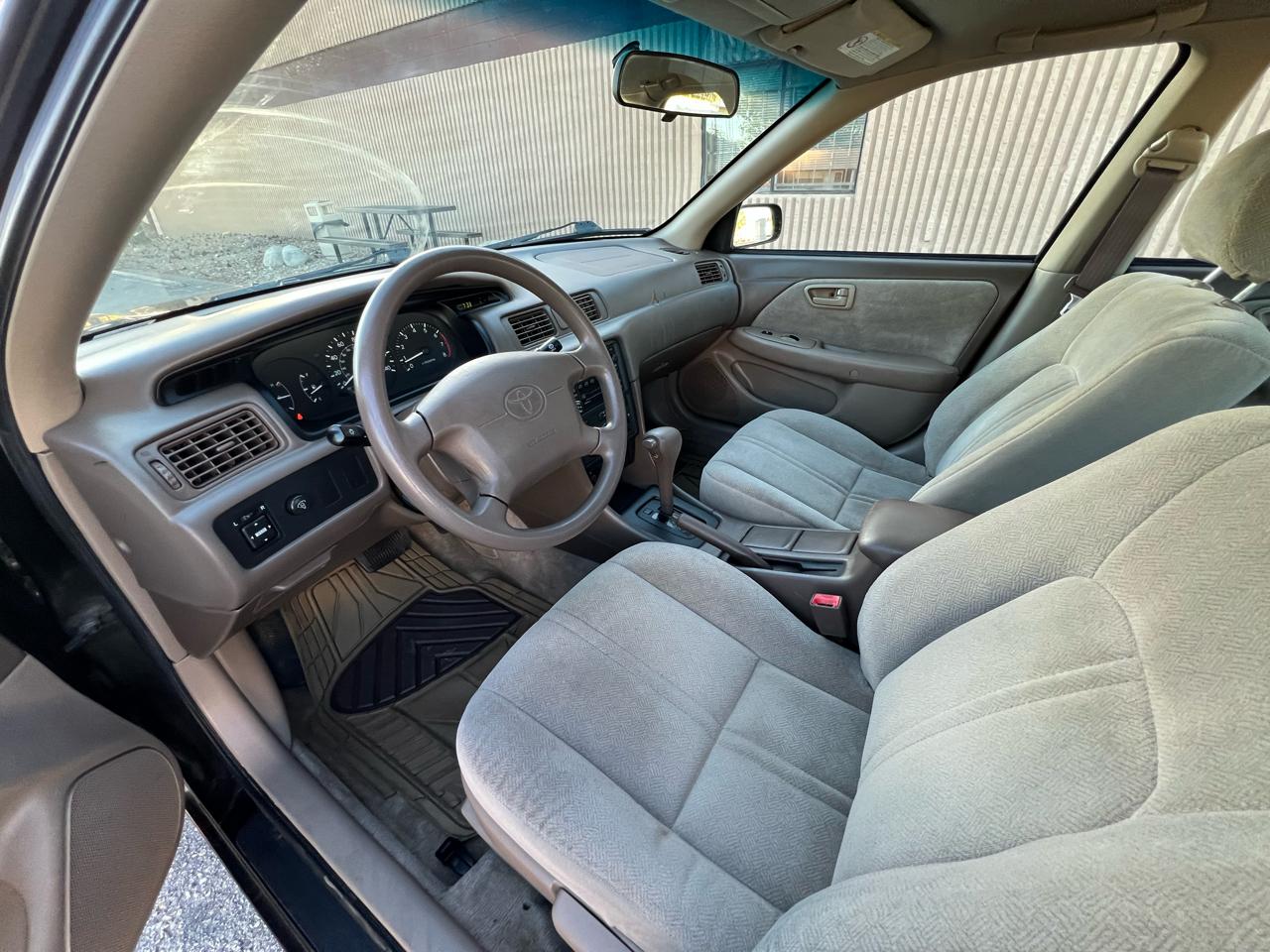 Toyota Camry CE 2001