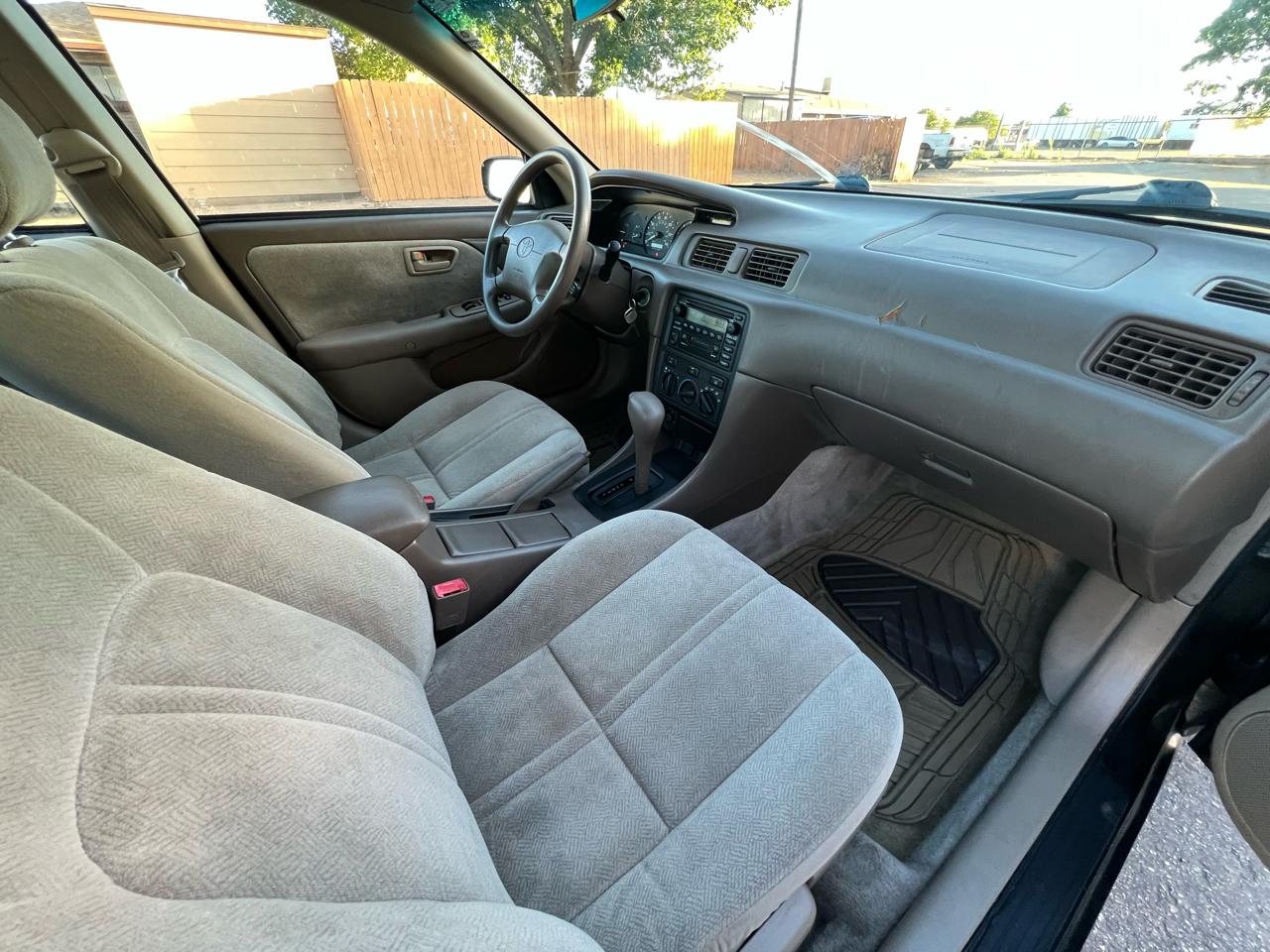 Toyota Camry CE 2001