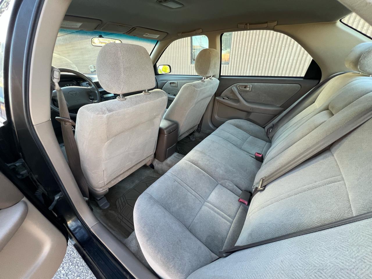 Toyota Camry CE 2001