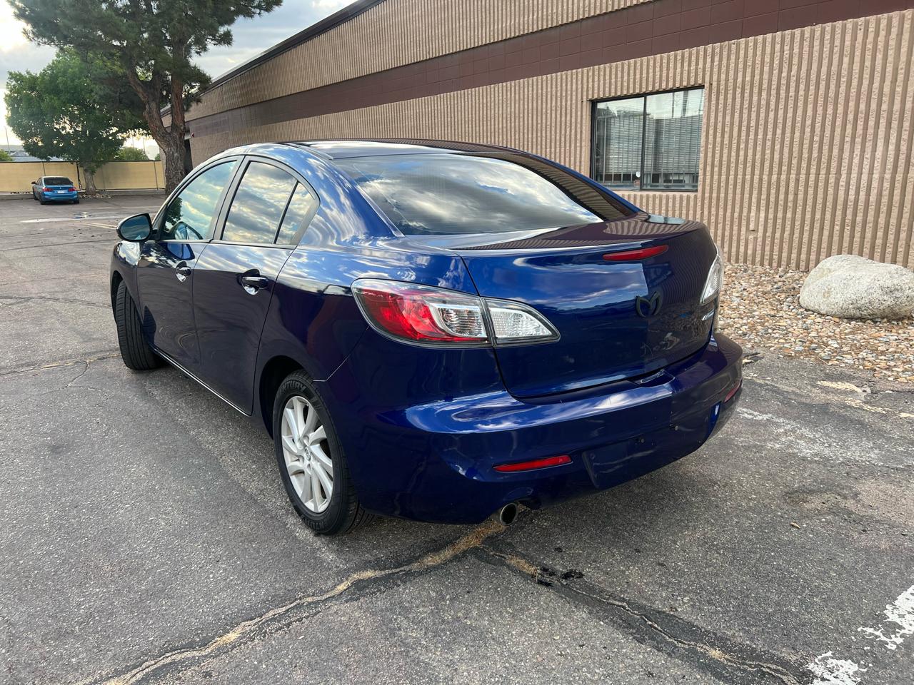 Mazda MAZDA3 i Touring 4-door 2012