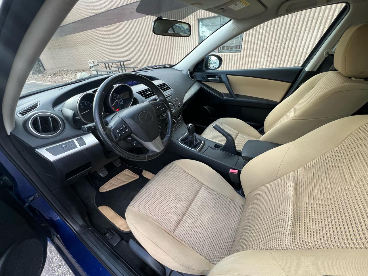 Mazda MAZDA3 i Touring 4-door 2012