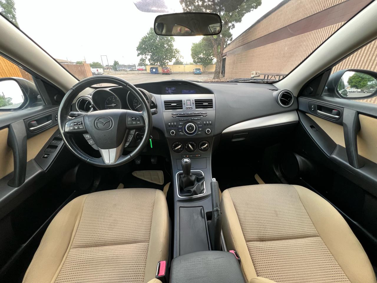 Mazda MAZDA3 i Touring 4-door 2012