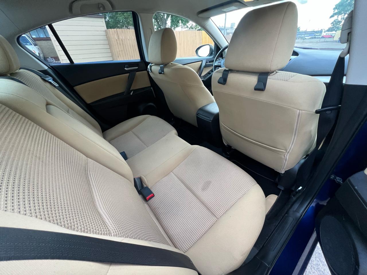 Mazda MAZDA3 i Touring 4-door 2012