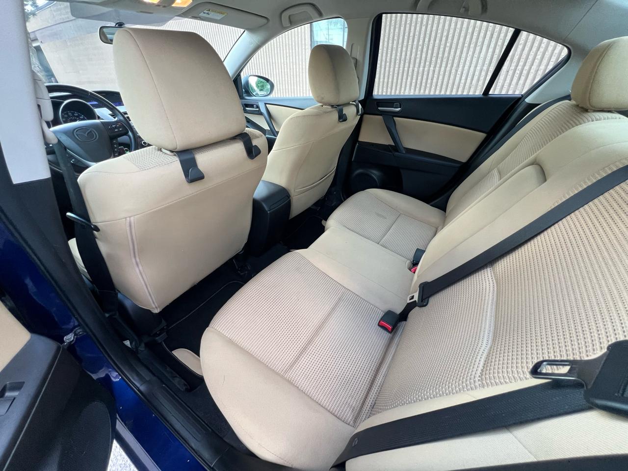 Mazda MAZDA3 i Touring 4-door 2012