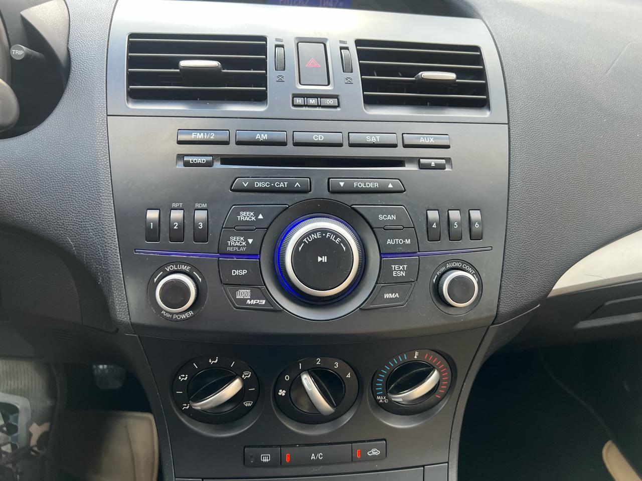 Mazda MAZDA3 i Touring 4-door 2012