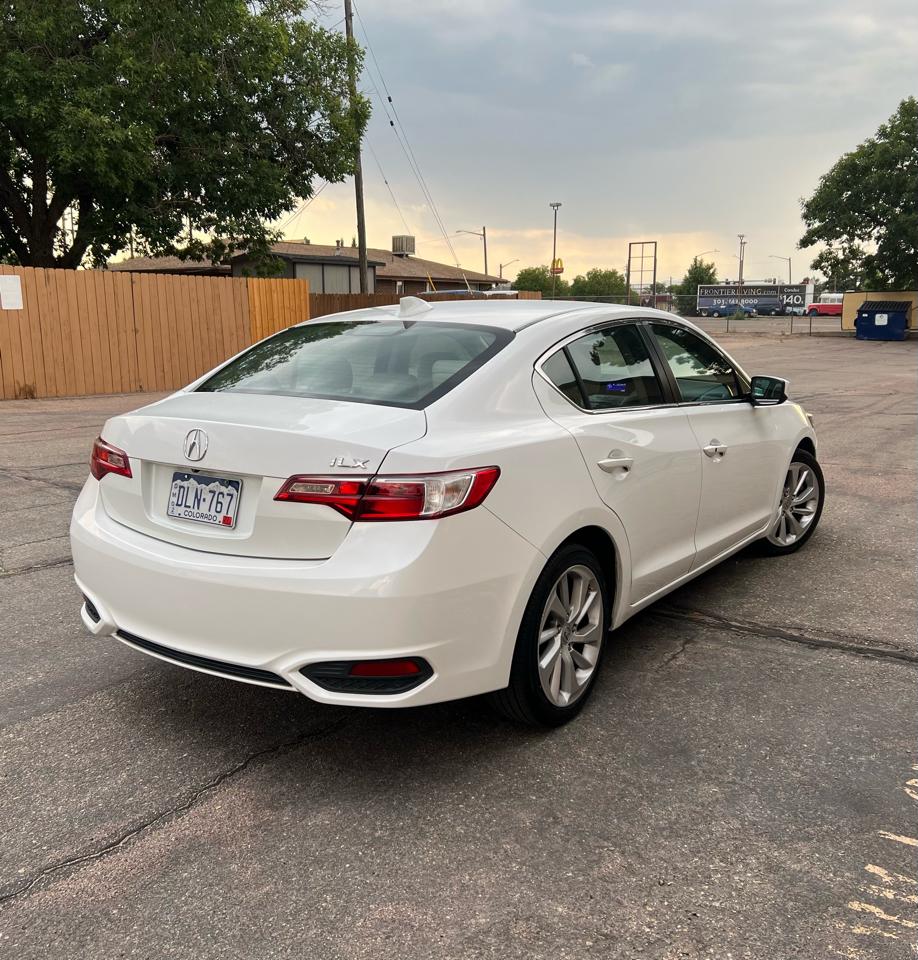 Acura ILX 8-Spd AT 2016