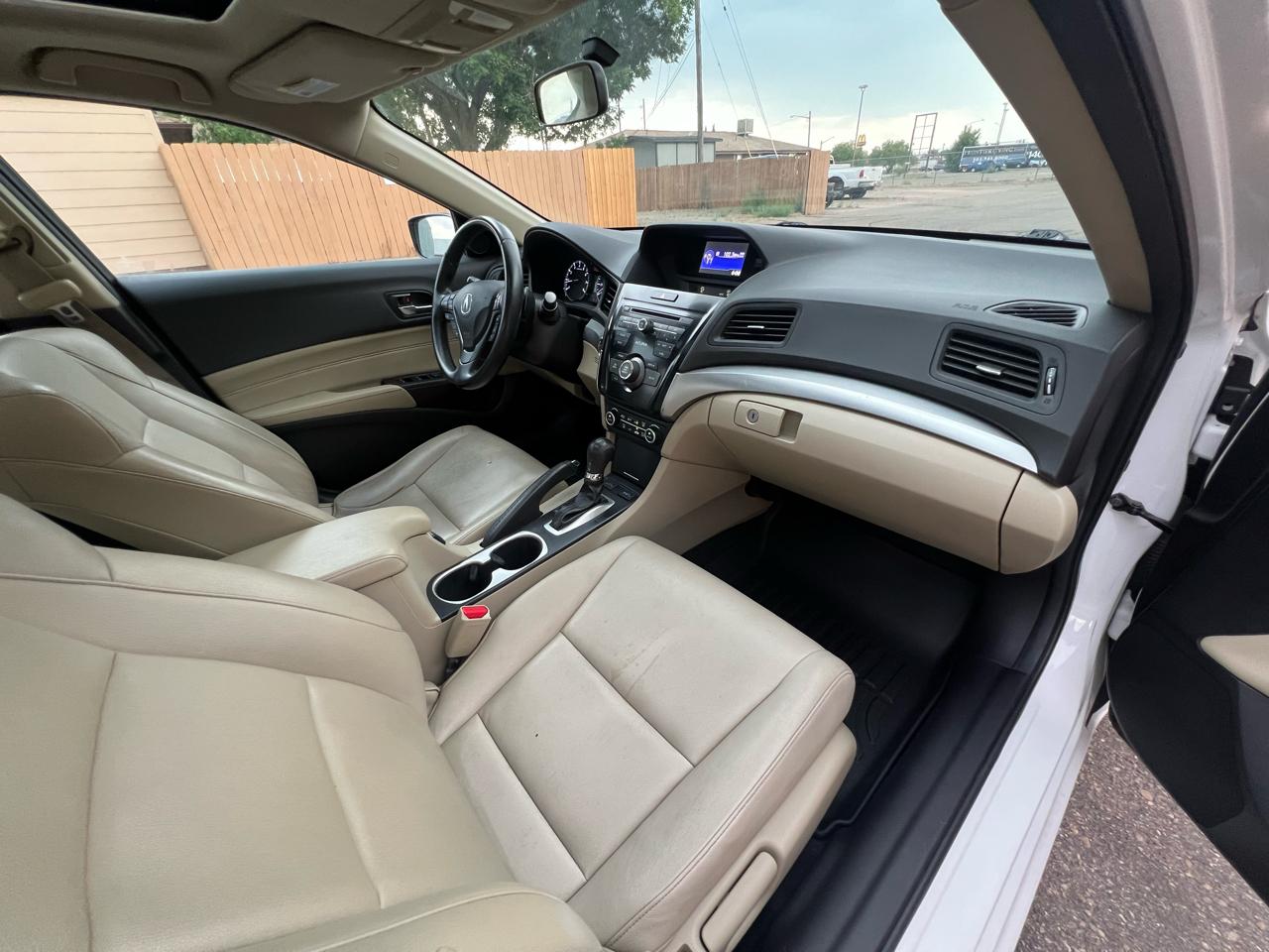 Acura ILX 8-Spd AT 2016