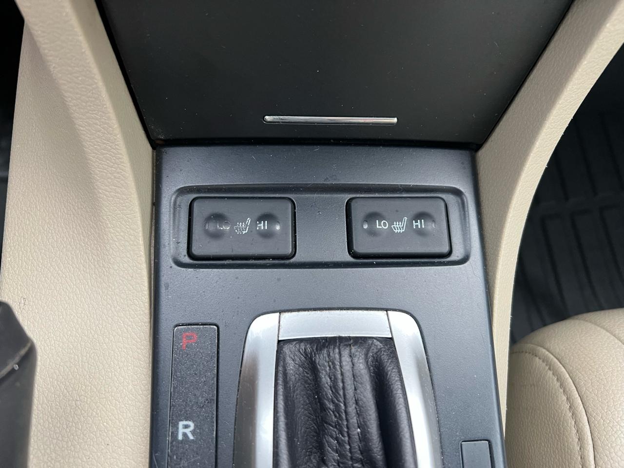 Acura ILX 8-Spd AT 2016