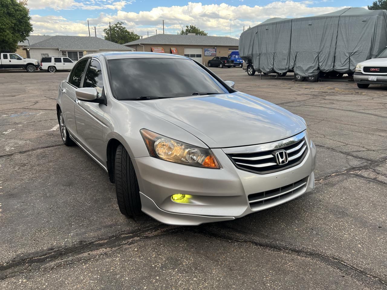 Honda Accord EX-L V-6 Sedan AT 2011