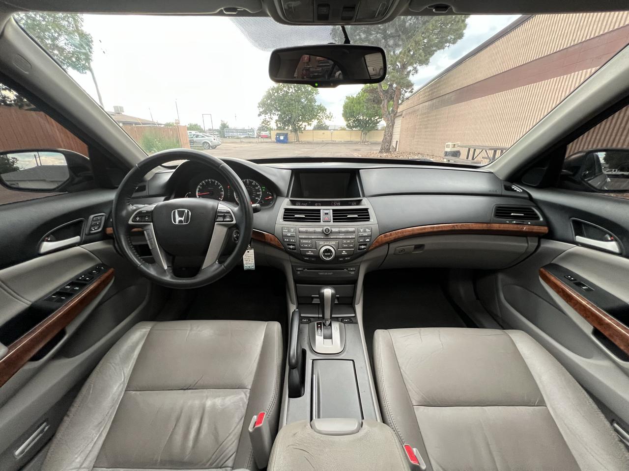 Honda Accord EX-L V-6 Sedan AT 2011