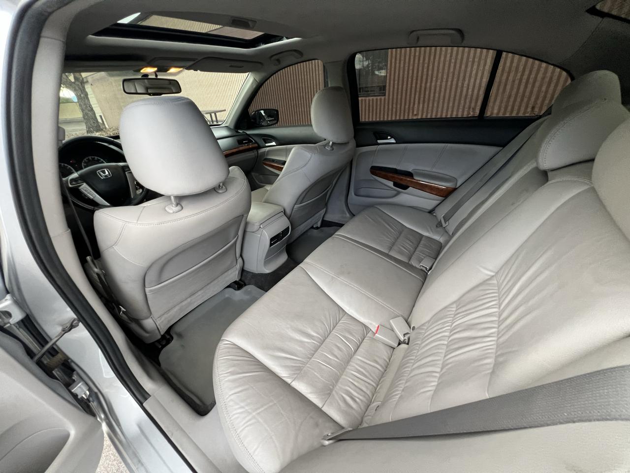 Honda Accord EX-L V-6 Sedan AT 2011
