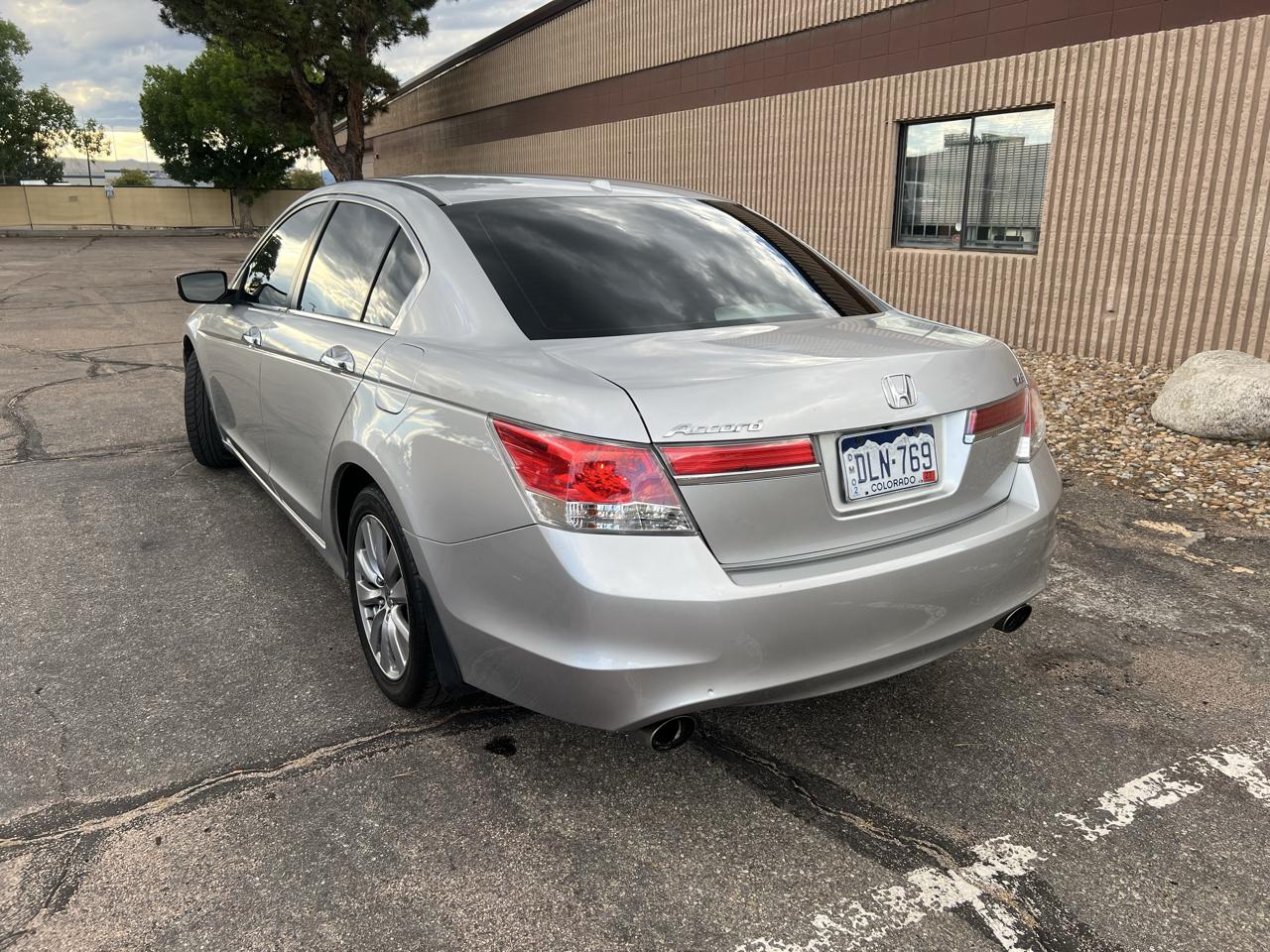 Honda Accord EX-L V-6 Sedan AT 2011